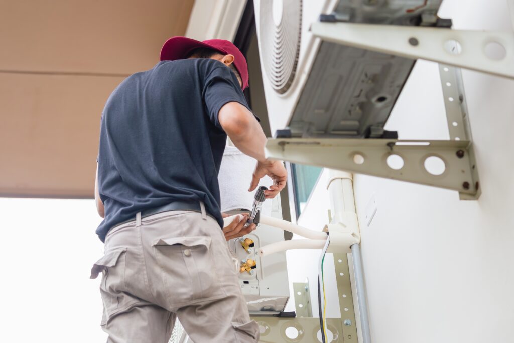 Technician,Install,New,Air,Conditioning,,Repairman,Service,For,Repair,And